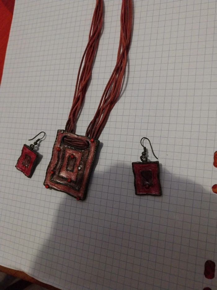 Collier et boucles d'oreilles - photo numéro 2