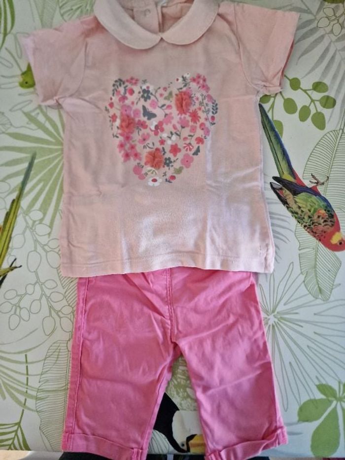 Tee-shirt + pantacourt taille 18mois