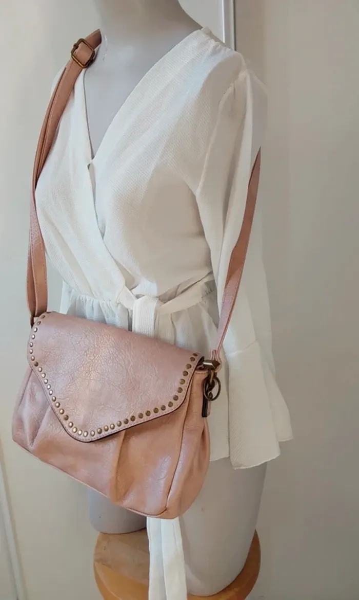 Sac rose bandoulière en parfait état, comme neuf 👍 - photo numéro 13