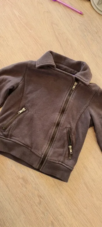 Gilet zippé 8 ans