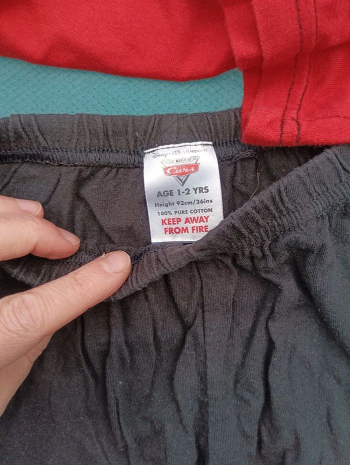 Pyjama Cars taille 1 - 2 ans en très bon état - photo numéro 4