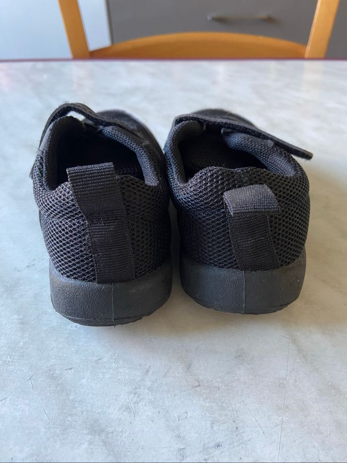 Baskets 👟 Taille 26