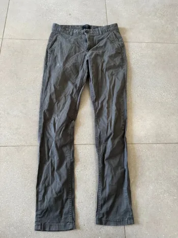 Pantalon gris kiabi, taille 38 slim fit, très bon état, 40x105cm
