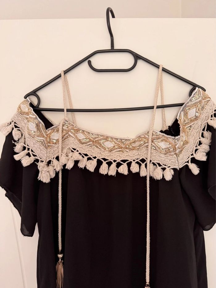 Robe ample à manche tombantes avec dentelle - photo numéro 2