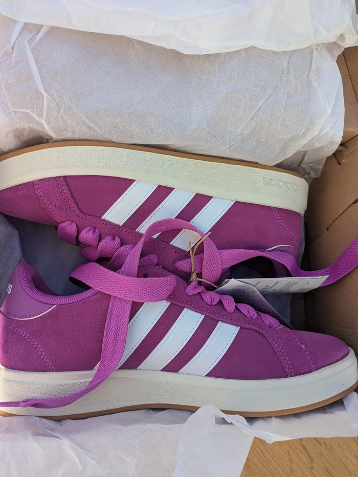 Jolie basket Adidas idée cadeau pour Noël - photo numéro 2