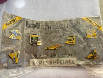 Pin’s de la marque Ixell - Objet Publicitaire Collector