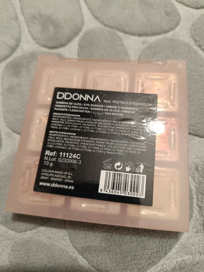 Maquillage Palette rose - photo numéro 4