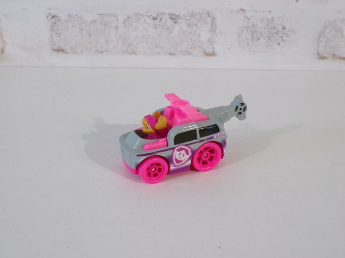 Voiture - Stella - Véhicule Neon True Metal La Pat' Patrouille - Paw Patrol (J5)