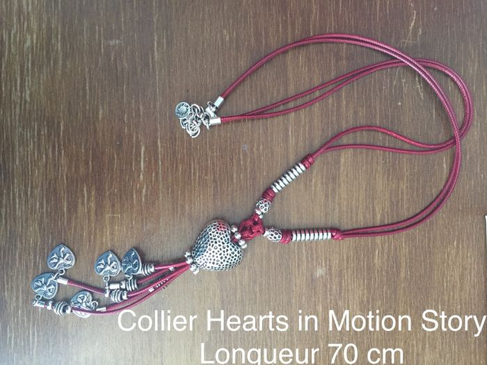 Collier Hearts in Motion Story