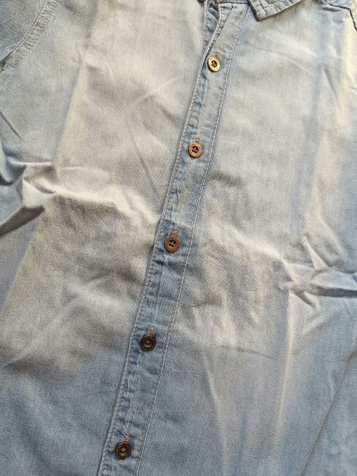 Chemise en jean 🎮 Taille 8 ans - photo numéro 4