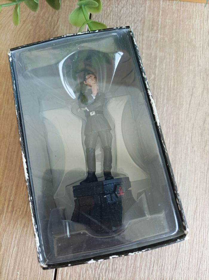 Figurine Gran Moff Tarkin pièce d'échecs star wars Altaya - photo numéro 1