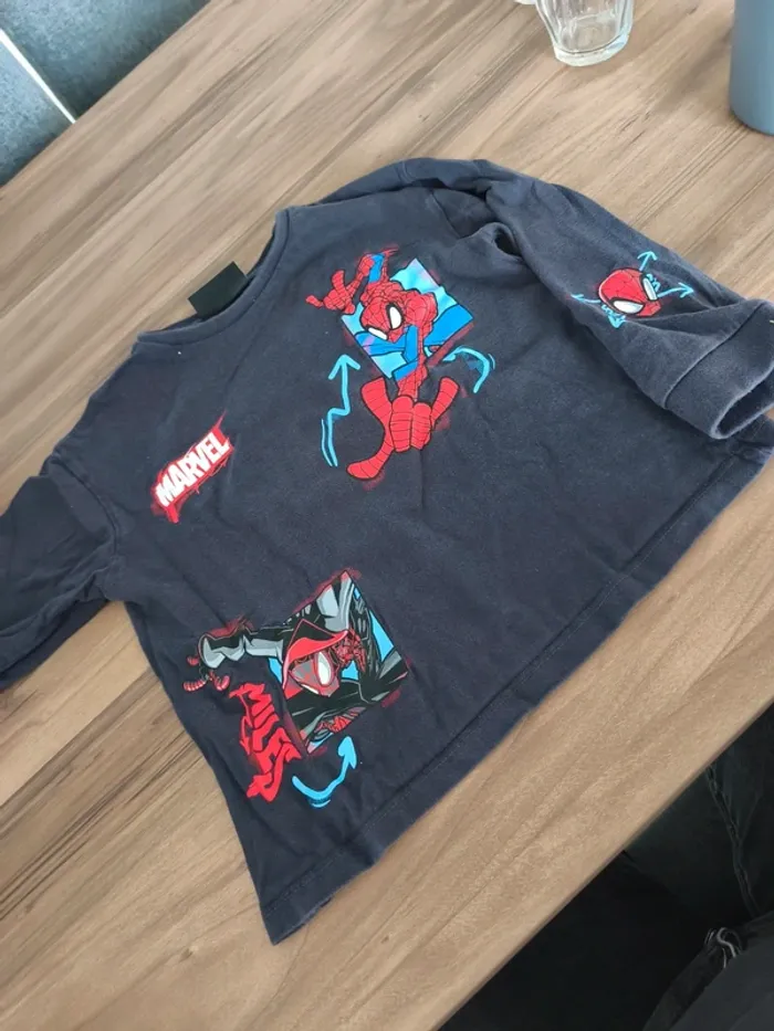T-shirt manches longues Primark 5ans