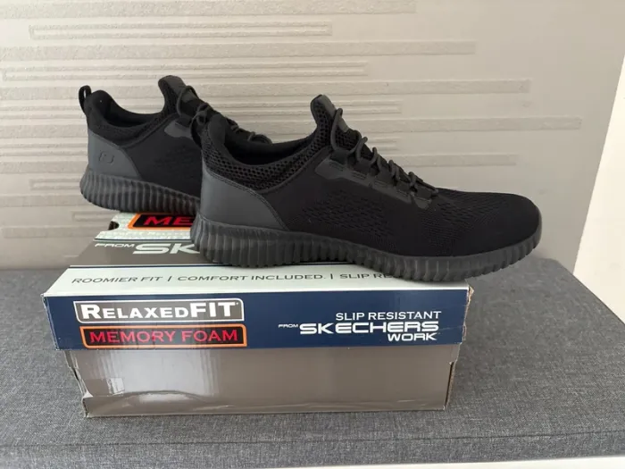 Chaussures Skechers Work – neuves, portées une seule fois - photo numéro 3
