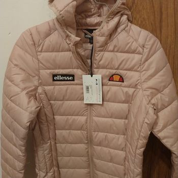 Blouson ellesse jamais porté xxs 34 plutôt 11 ans je dirais