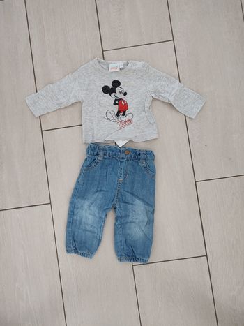 Ensemble jeans + tee shirt manche longue