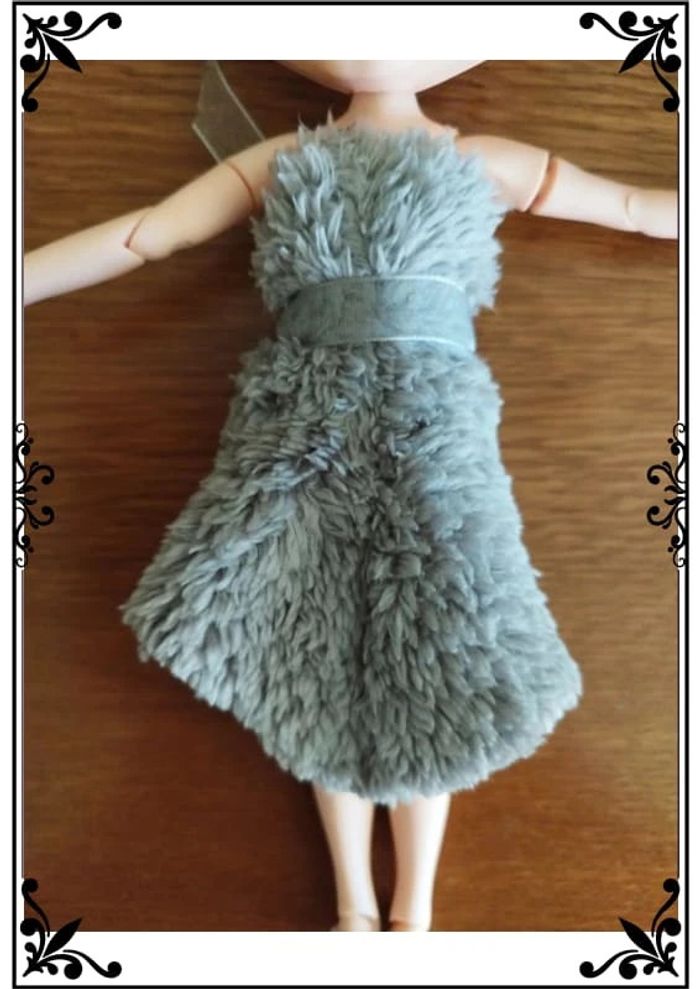 Robe grise dress pour poupée doll Blythe - photo numéro 8