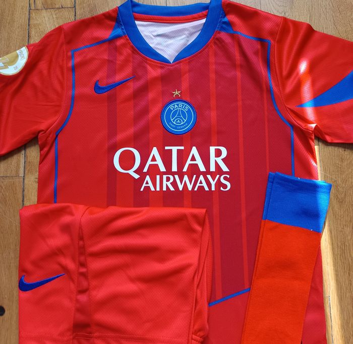 Psg Maillot Dembélé PSG taille 12 ans modèle rouge + Étoile brodée - photo numéro 6