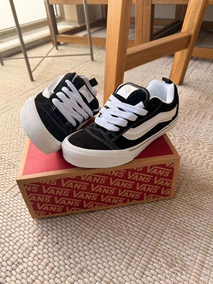 Vans Knu Skool black and White - Taille 36.5 - photo numéro 5