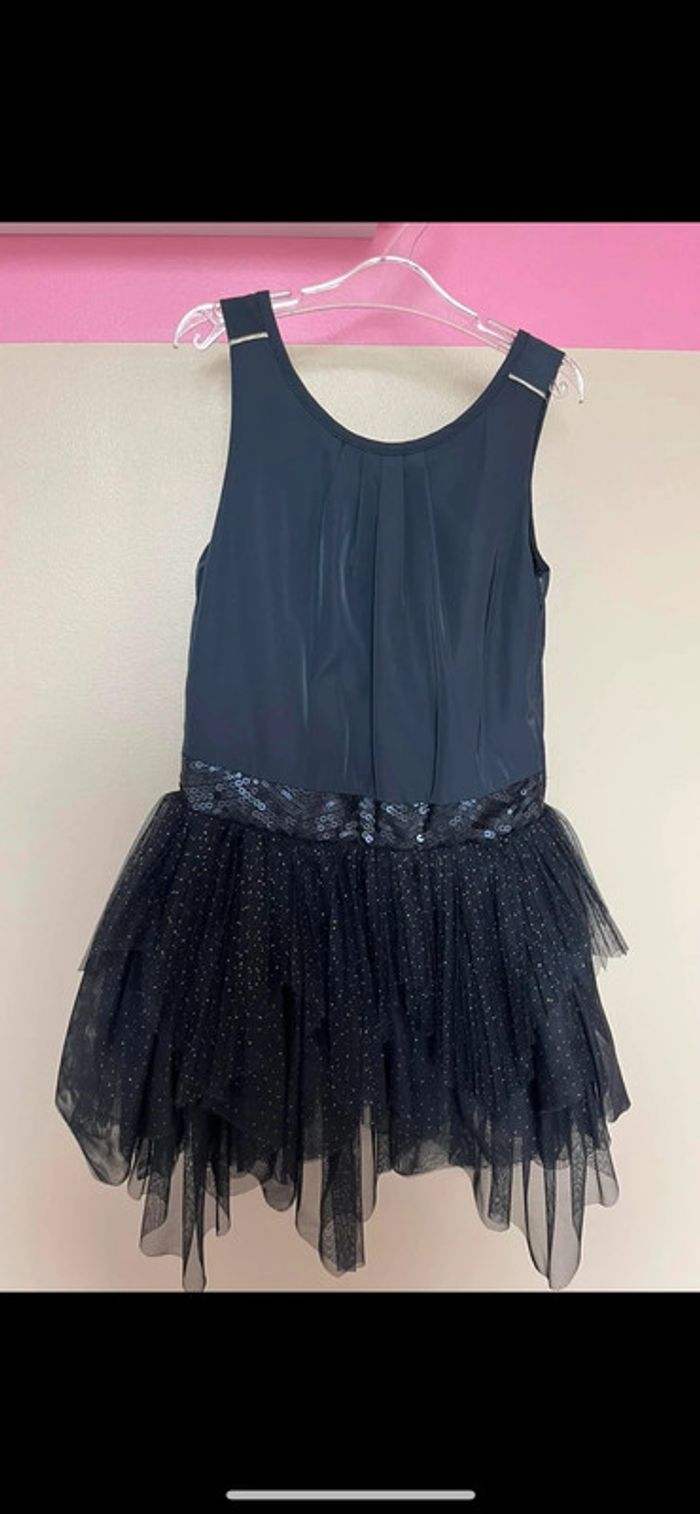 Robe tape à l’œil fête , neuve sans étiquette tulles sequins pailettes