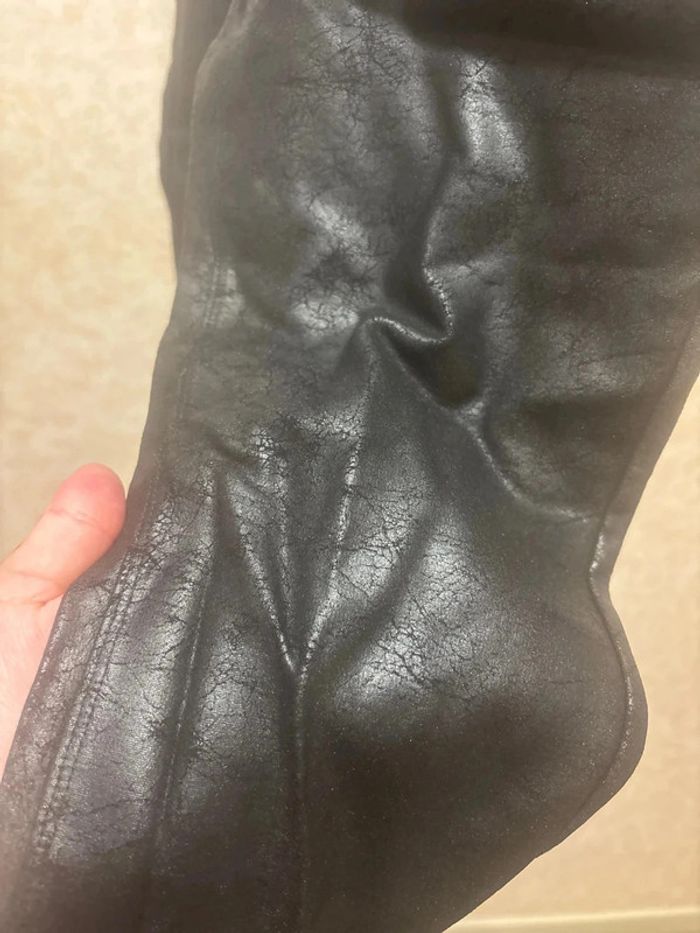 Pantalon simili cuir taille 38 skinny fit marque kiabi - photo numéro 3