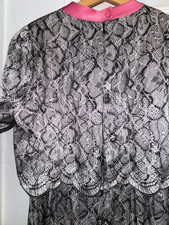 Robe en soie Paule ka  Taille 36 Valeur 750 euros  Très peu portée - photo numéro 9