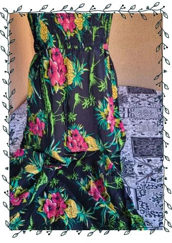 Très jolie robe coloré