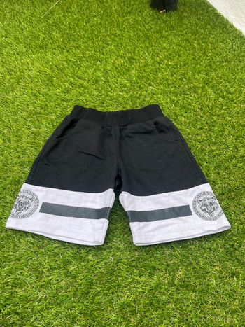 Très beau short kids star taille 8 ans