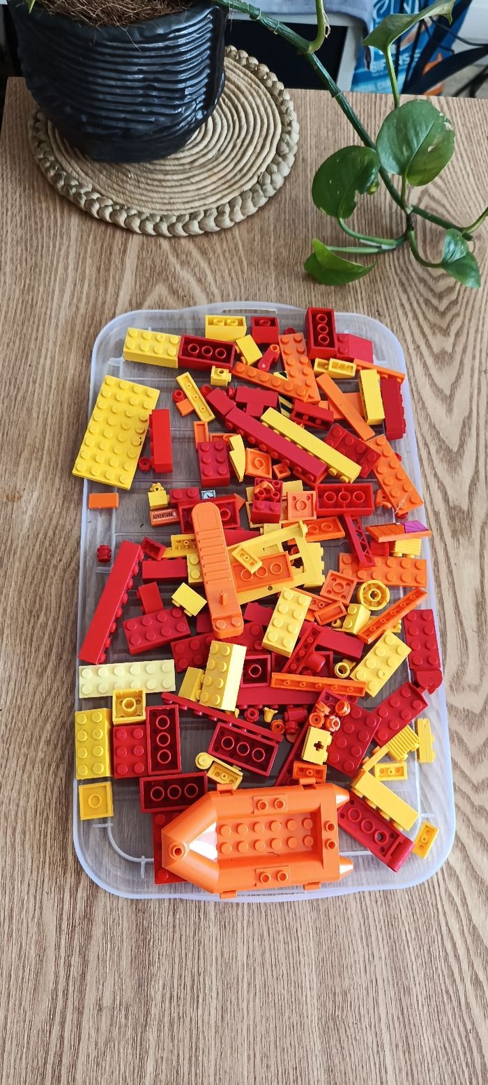 "‼️ LEGO VRAC PAS CHER – TRIÉ PAR COULEUR – ÇA PART VITE ‼️" - photo numéro 3
