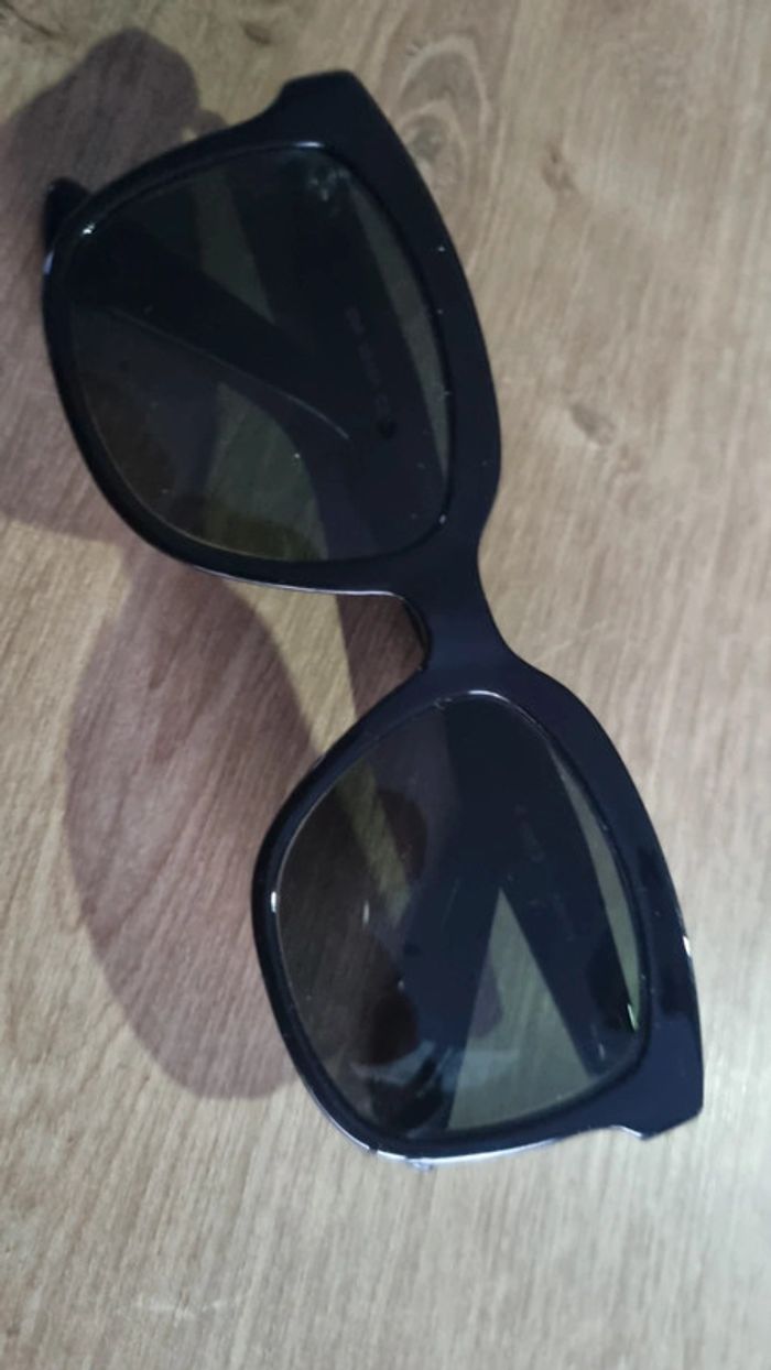 Belle Monture Lunette soleil avec verres vue noire très bon état et sa boîte rangement afflelou - photo numéro 4