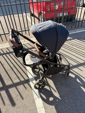 Pousette trio complète + base isofix et accessoires - excellent état 