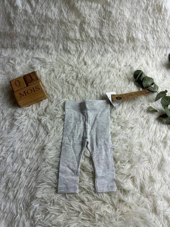 Legging gris Kiabi taille 1 mois