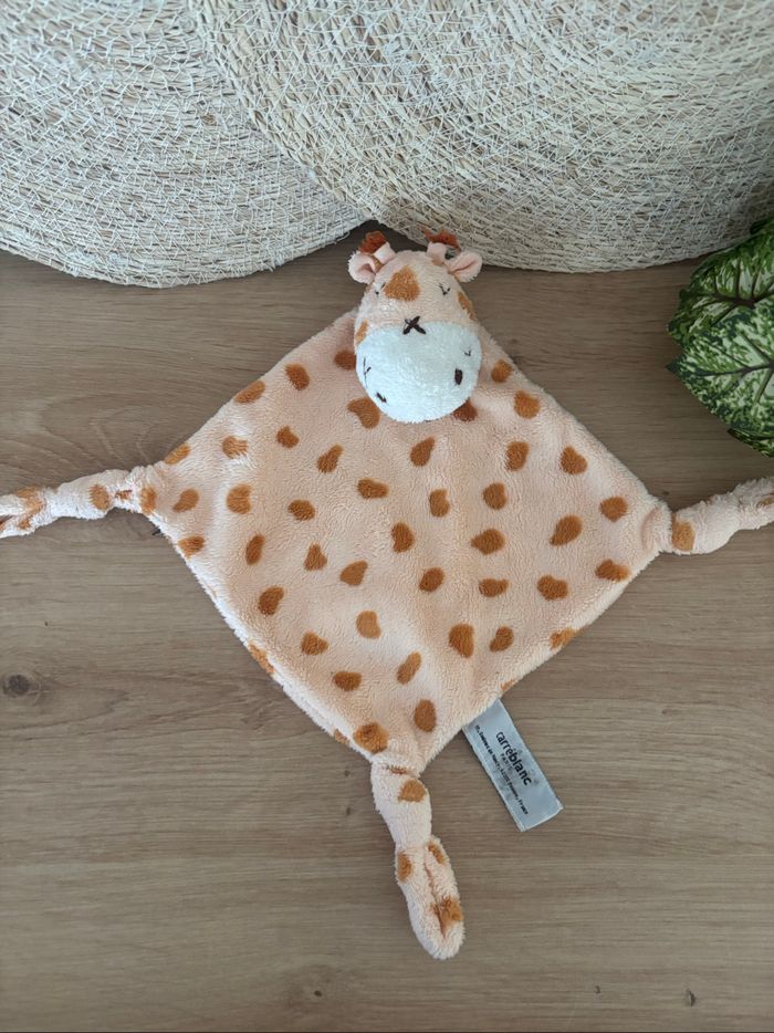Doudou plat girafe giga saumon marron carréblanc  carré blanc - photo numéro 2