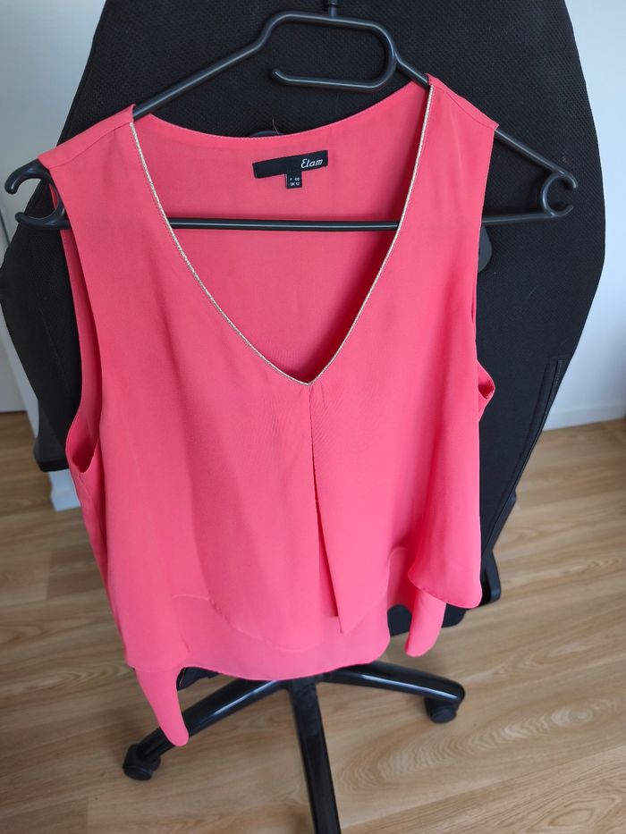 Haut léger couleur corail