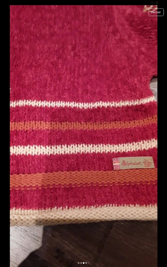 Pull rouge avec chat - photo numéro 3