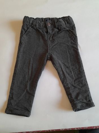 Pantalon gris à carreaux