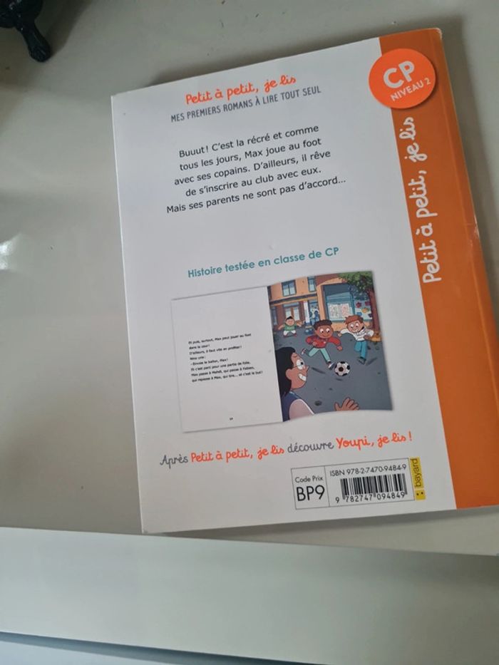 Livre max fou de foot le club de letoile - photo numéro 5