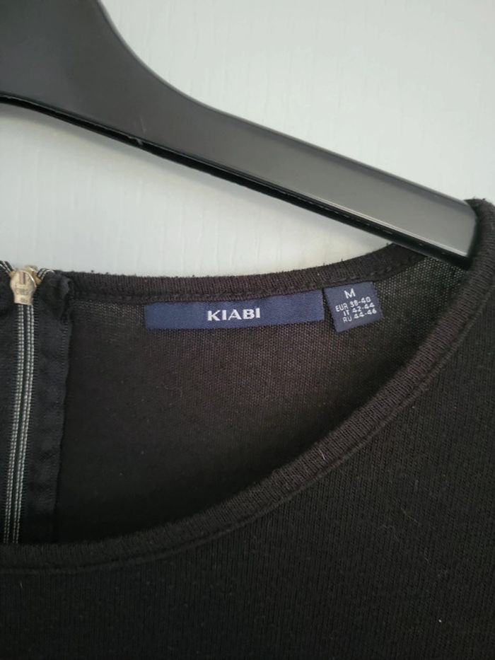 Haut noir - photo numéro 2