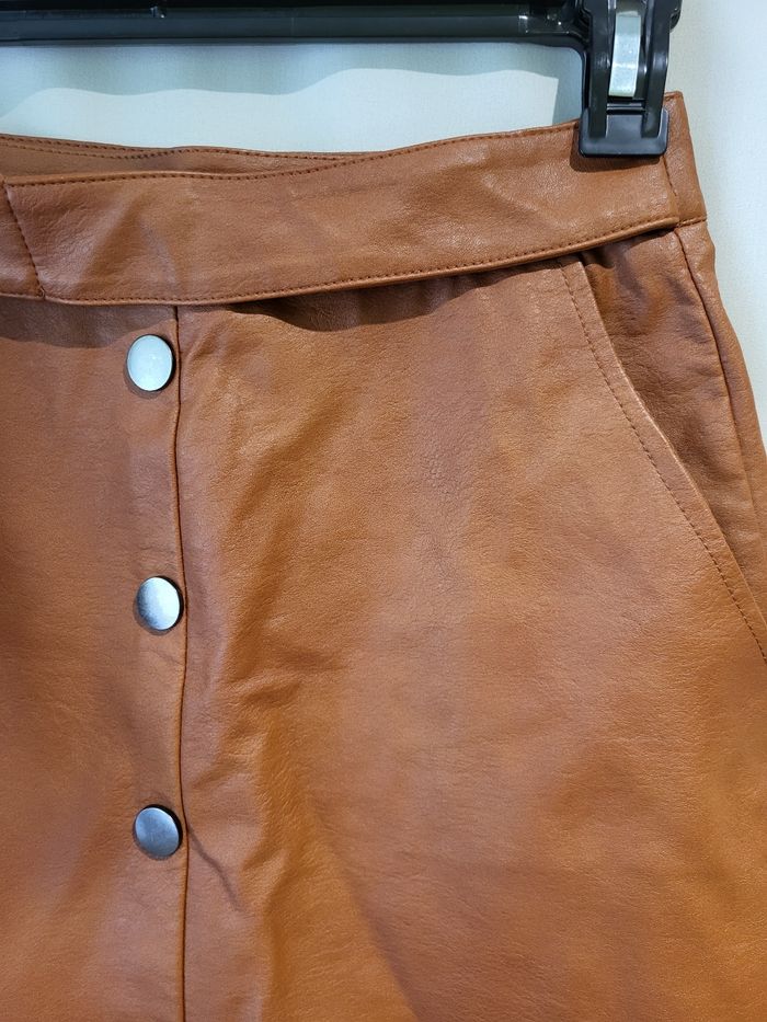 Jupe en cuir - photo numéro 2