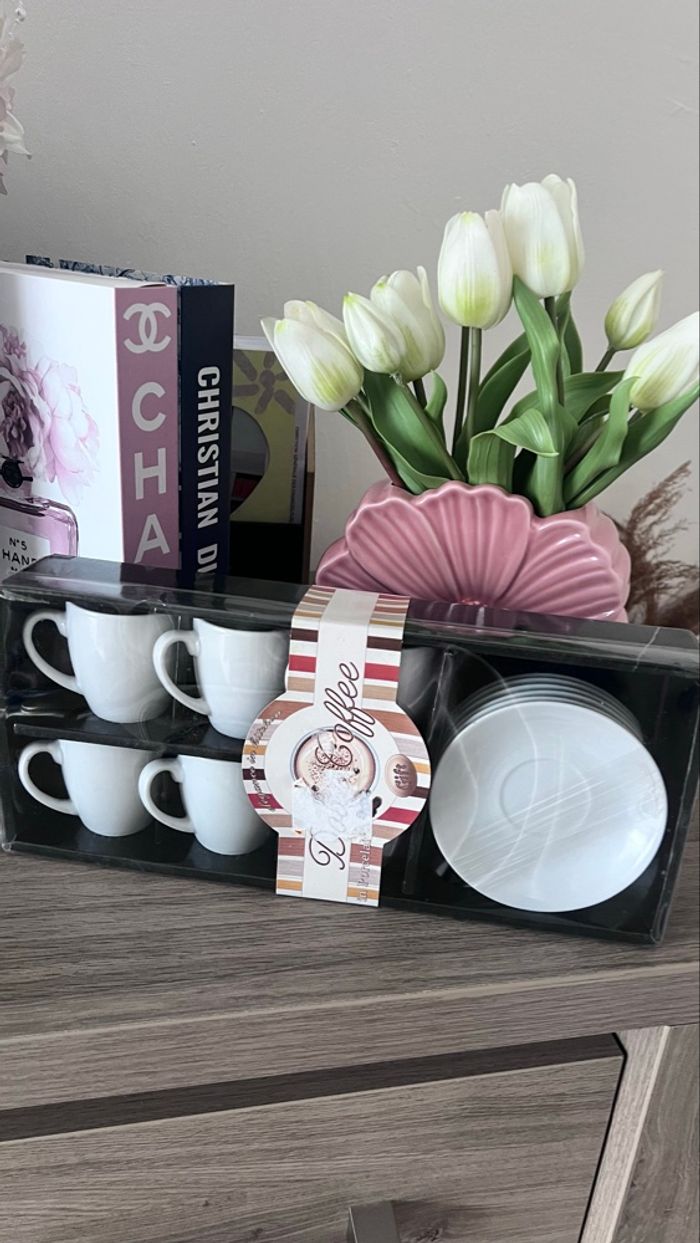 Tasses à café neuves en porcelaine - photo numéro 3