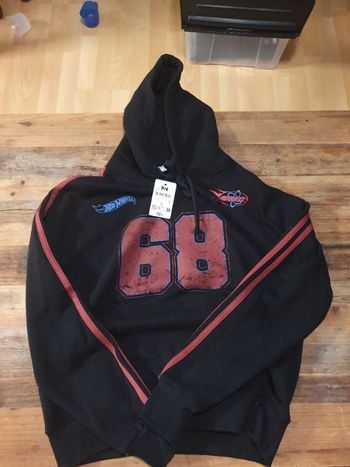 Pull hotwheels marque jennyfer