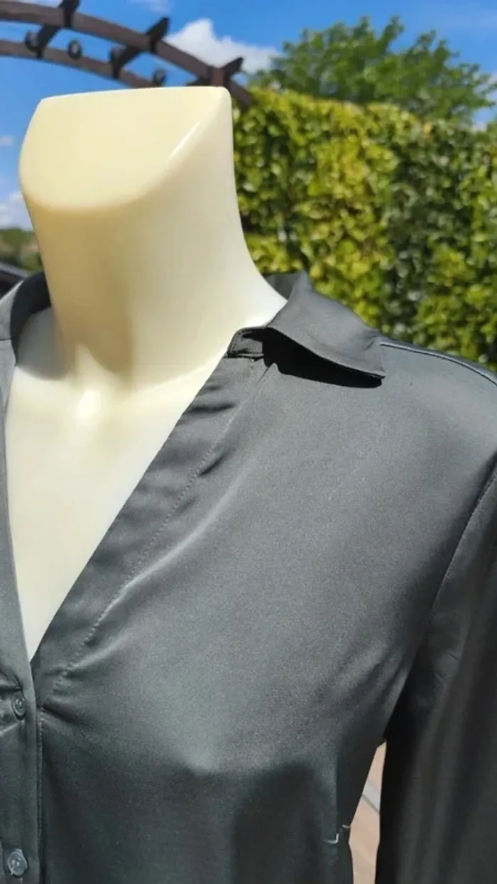 Chemise vert foncé satinée T38 - H&M - photo numéro 4