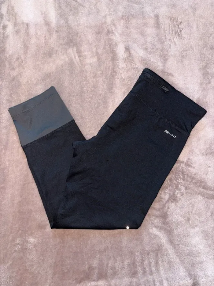 Legging de sport femme Nike taille M noir en très bon état - photo numéro 6