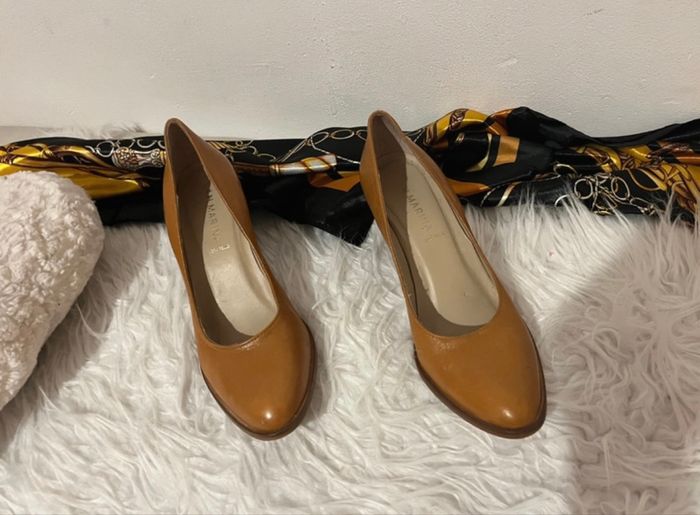 Très belle paire d’escarpins couleur camel / san marina - photo numéro 3