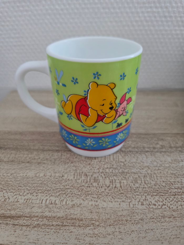 MUG DISNEY WINNIE L'OURSON RESTO VERSO EN LUMINAC