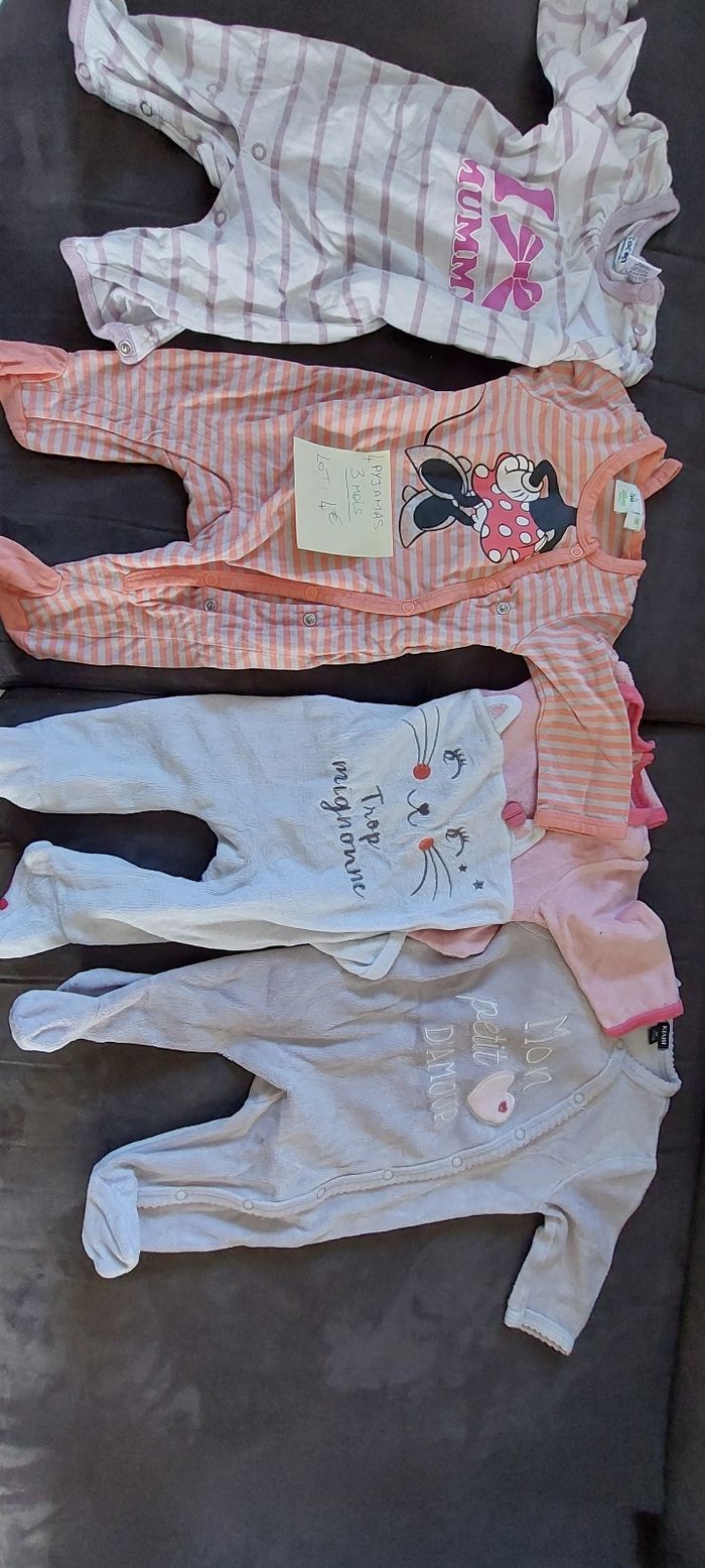 Lot de 4 pyjamas en 3 mois filles