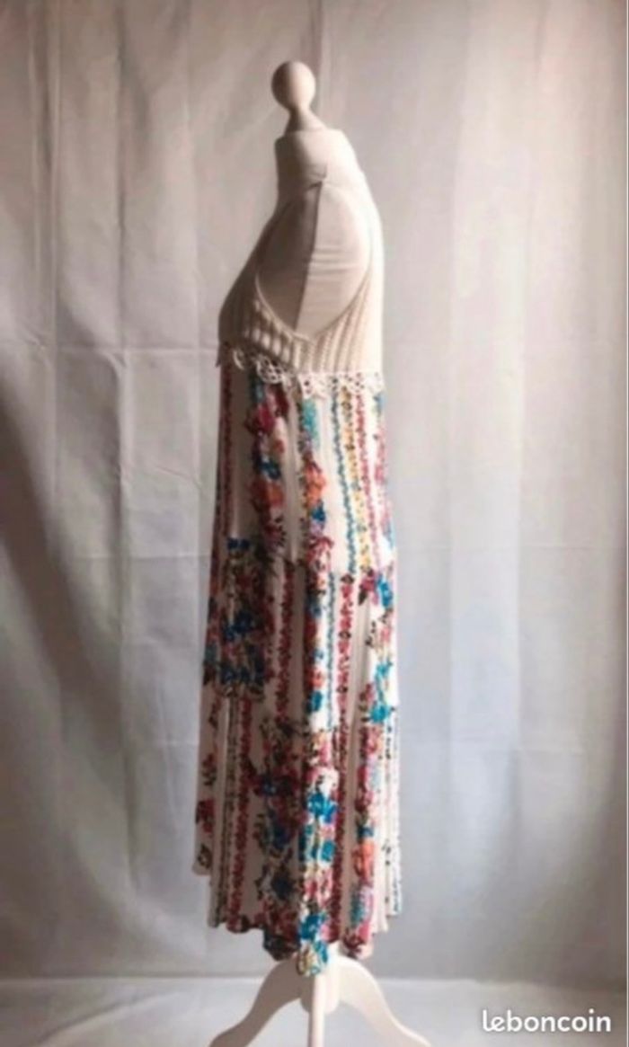 Robe longue fleurie avec empiècement dentelle Zara - photo numéro 2