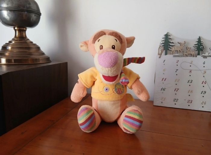 Duo Doudous-Peluches Tigrou avec grelot +Winnie l'Ourson - photo numéro 5