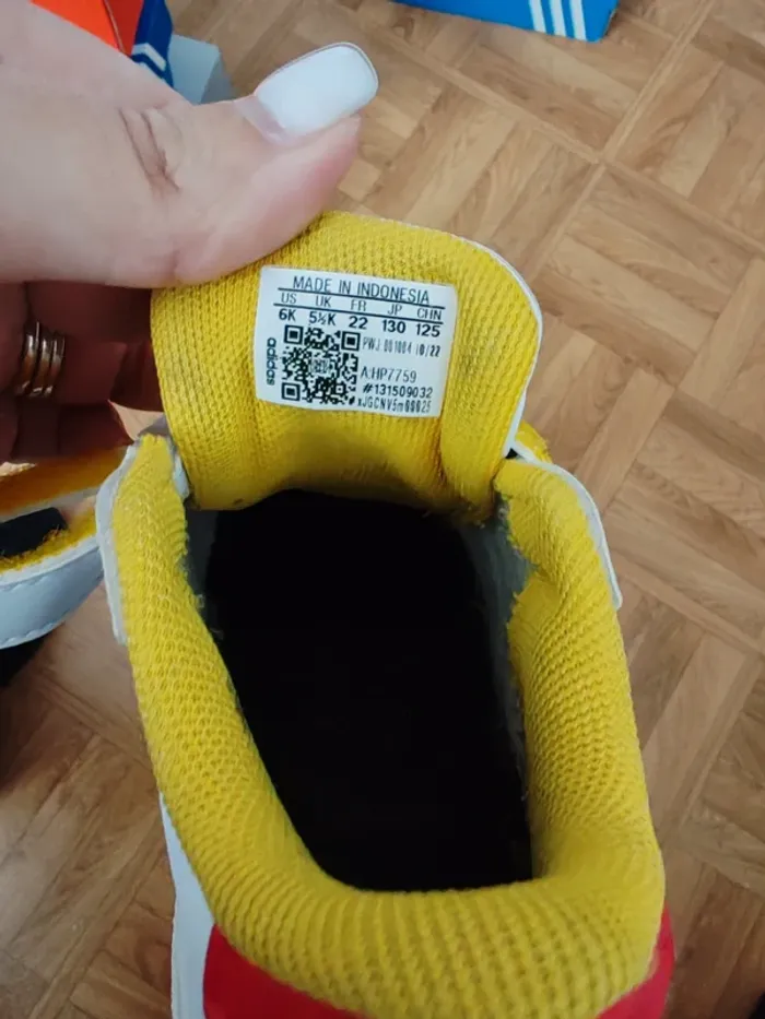 Basket adidas mickey 22 - photo numéro 6