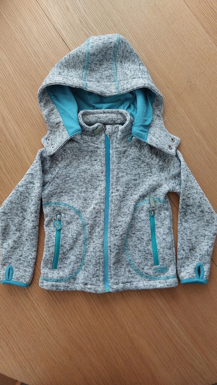 Lot 2 gilets polaires à capuche - photo numéro 2