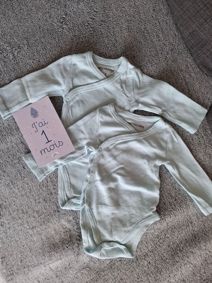 Lot 2 bodies 1 mois ML
